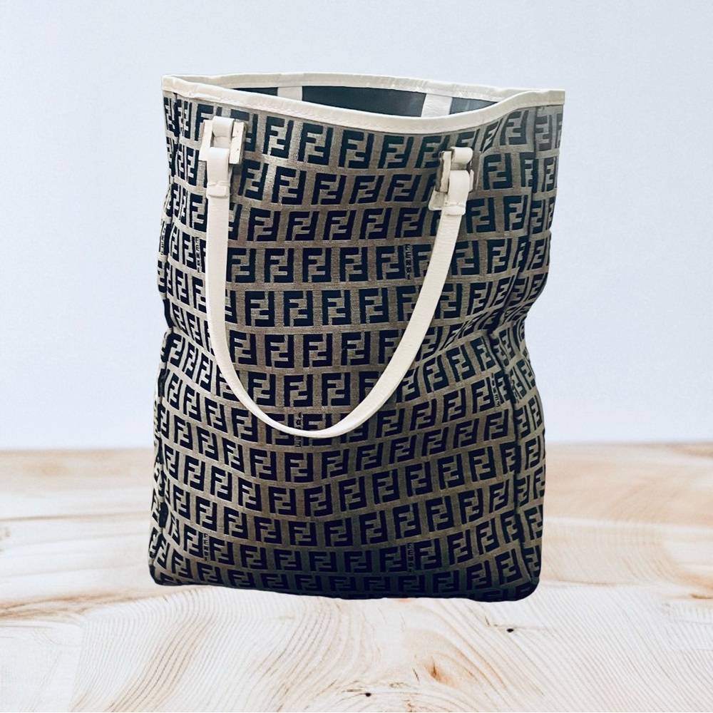 ✅AUTHENTIC ⭐️ FENDI Zucca Canvas & Leather Tote Bag